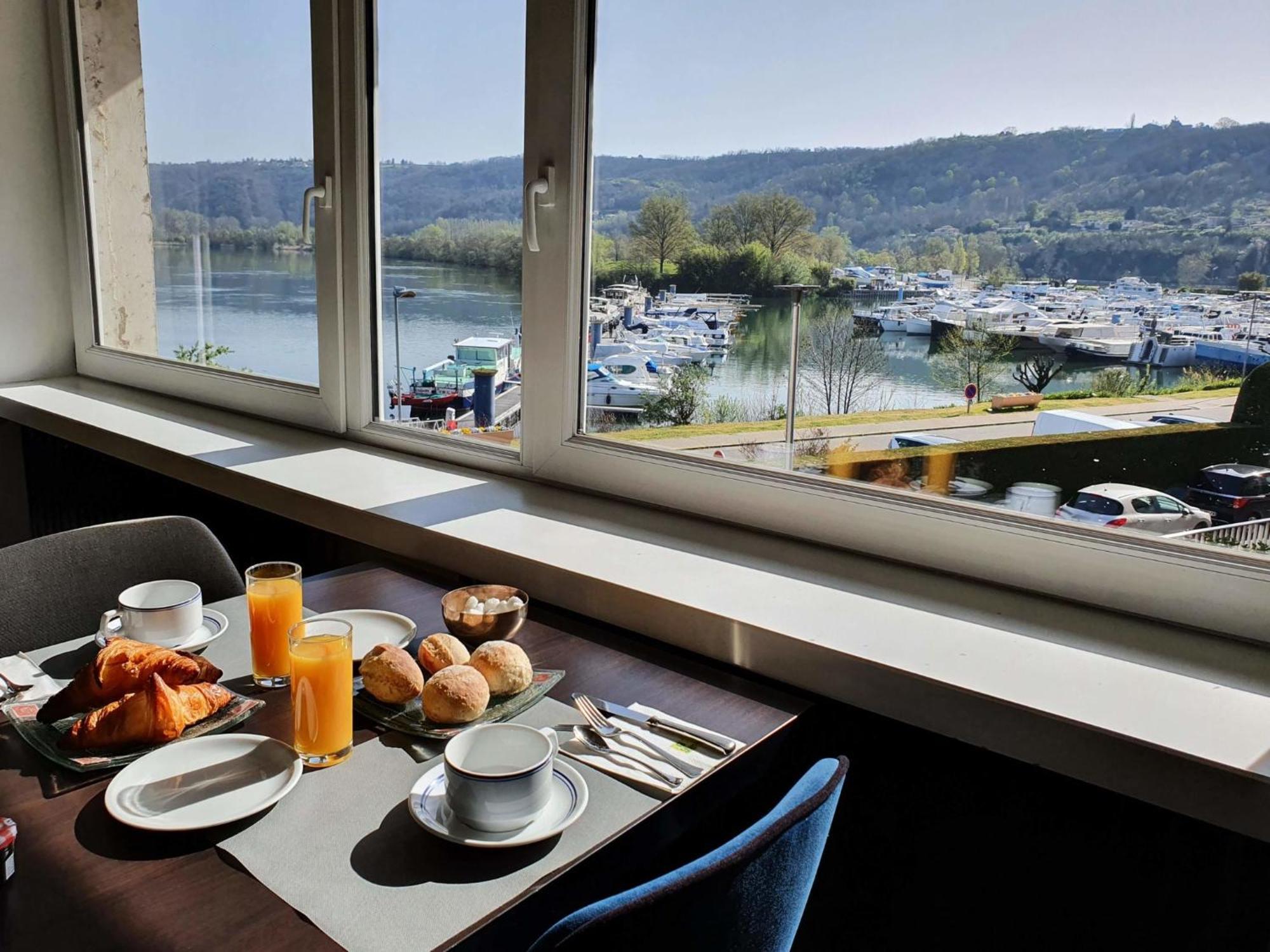 Hotel Le Bellevue Les Roches-de-Condrieu Εξωτερικό φωτογραφία